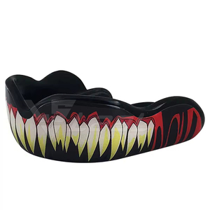 Protège-dents sportif en caoutchouc personnalisé de haute qualité pour la boxe thaïlandaise et le football, conçu pour la protection des adultes et des juniors. - Product Image 6