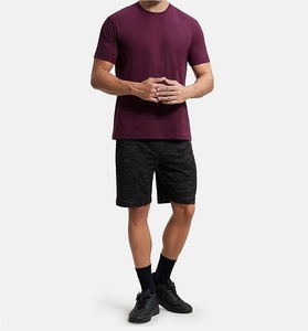 T-shirt ample pour homme avec logo personnalisé brodé, coton peigné 220 g/m², col côtelé, épaules tombantes, style streetwear surdimensionné - Product Image 3