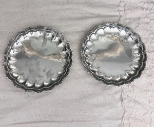 Flower Shaped hot Sale Aluminum Metal Decorative Serving Tray Handcrafted Metal Round Jewelry <b>Display</b> Platter For Coffee <b>Table</b> - Product Image 1
