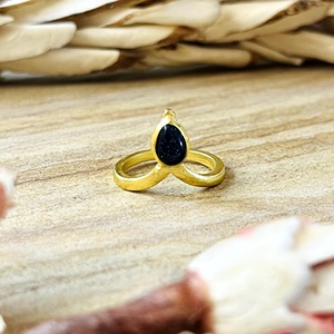 Nouvel Arrivage : Bagues en Laiton, Bague Délicate en Pierre de Soleil, Bijoux Bohèmes en Laiton pour Femme, Bague Couronne Ondulée Plaqué Or 18 carats pour Vente en Gros/OEM/ODM - Product Image 1