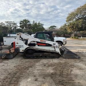 Potente Cargadora Compacta Bobcat T740 con Motor Diésel, Piezas Principales: Rodamientos, Bomba, Caja de Cambios para Máxima Potencia - Product Image 3