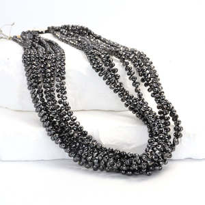 Perles en forme de goutte d'eau facettées à la main en diamant noir naturel, 4x2mm-5x3mm, 16 pouces, perles en forme de goutte pour bijoux fins - Product Image 1