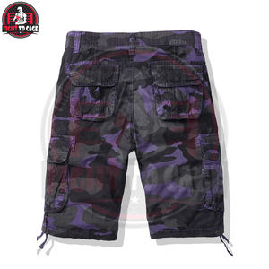 Pantalones cortos cargo de camuflaje negro para hombre con logotipo propio, de la más alta calidad, con múltiples bolsillos, lo último en ropa exterior. - Product Image 2