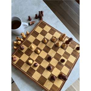 Juego de Ajedrez de Madera Maciza de Lujo - Tablero de Ajedrez Plegable de Madera de 15 Pulgadas - Piezas de Ajedrez Staunton con Peso y Ranuras de Almacenamiento - Product Image 1