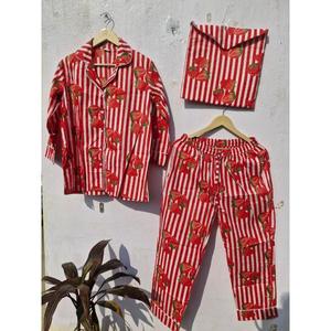 Ensemble pyjama en coton imprimé rayures fraises pour femme, chemise à manches longues et pantalon, ensemble de nuit et de détente avec pochette - Product Image 1