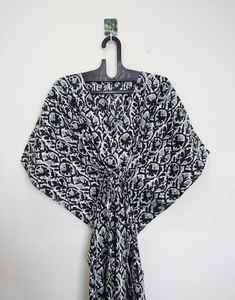 Kaftán Floral Hecho a Mano en India, Ligero, para Playa o Verano - Product Image 2