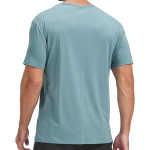 เสื้อยืดผู้ชายสีขาว ผ้าฝ้าย แขนสั้น คอกลม ทรงปกติ สวมใส่สบาย สีพื้น ระบายอากาศได้ดี ผ้าเจอร์ซีย์ถัก มีกระเป๋าหน้า น้ำหนัก 220 กรัม เนื้อผ้าไหม - Product Image 6