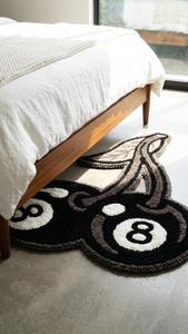 Alfombra Antideslizante de Lana Tufted a Mano con Diseño Único de Bola 8 en Forma de Cereza, Diseño en Blanco y Negro, Suave y Afelpada para Decoración del Hogar - Product Image 2