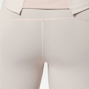 Ensemble de yoga pour femmes, séchage rapide, respirant, tenue de sport, faible MOQ, vente en gros, écologique, fabriqué au Pakistan - Product Image 5