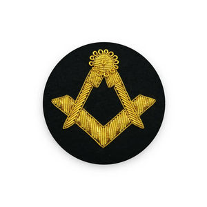 Patchs en Soie Brodés Main Personnalisés avec Logo, Badges de Mode en Tissu Sergé Faits Main, Emballage Personnalisé – Vente en Gros - Product Image 5