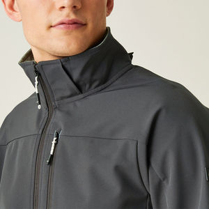 Veste Softshell d'hiver à capuche pour homme, imperméable, protection solaire, séchage rapide, avec fermeture éclair, logo frontal et coutures thermocollées, vente en gros - Product Image 6