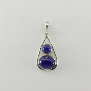 Pendentif Triskelion en argent sterling avec sertissage Larimar, bijou minimaliste géométrique unisexe pour tous les jours - Product Image 3