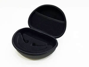 Estuche rígido para gafas en forma de U, negro sólido, protector, de EVA. - Product Image 3