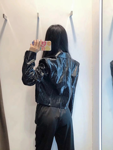 เสื้อแจ็คเก็ตมอเตอร์ไซค์ผู้หญิงแบบครอป แขนยาว สำหรับฤดูหนาว ระบายอากาศได้ดี ทำจากหนัง PU  แบบเบลเซอร์  ปิดด้วยซิป  หนังวัว  บุขนแกะ - Product Image 3