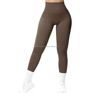 Pantalones de yoga para mujer con realce de glúteos de alta calidad con cintura cruzada sin costuras Leggings de cintura alta con agujeros Grado superior Mejor calidad - Product Image 1
