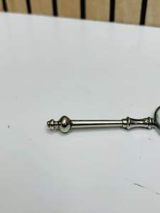 Lupa de Bolsillo Vintage de Níquel de 1.5'' |   Lupa de Inspección Antigua de Mano - Product Image 2