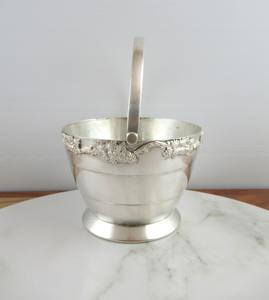 Cubo de Hielo Plateado Tradicional con Borde Floral Decorativo, Ideal para Bares Clásicos, Entretenimiento y Exhibición, Hecho en India - Product Image 5