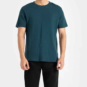 เสื้อยืดคอกลมแขนยาวสีเขียวเข้มสำหรับผู้ชาย ผ้าฝ้าย 100% ระบายอากาศได้ดี เป็นมิตรกับสิ่งแวดล้อม แห้งเร็ว ลายพิมพ์ - Product Image 1