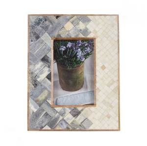 Cadre photo en résine de style moderne avec incrustations de bandes métalliques, disponible en plusieurs tailles, pour mur ou table - Product Image 3