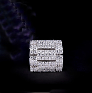 Anillo de compromiso Big Iced para hombre, estilo hip hop, con diseño de racimo, personalizado, estilo rapero, de plata de ley 925 chapada en rodio, con engaste de garras - Product Image 4