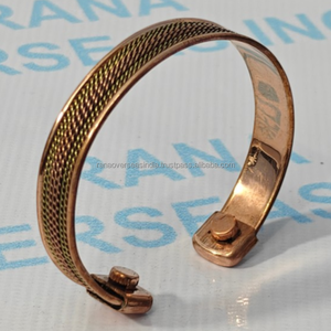 กำไลข้อมือทองแดงแท้แบบแม่เหล็กสมัยใหม่ แรงแม่เหล็กสูง บำบัดด้วยพลังแม่เหล็กชีวภาพ เป็นมิตรกับสิ่งแวดล้อม ผลิตภัณฑ์เพื่อสุขภาพระดับโลก งานฝีมือโลหะ - Product Image 3