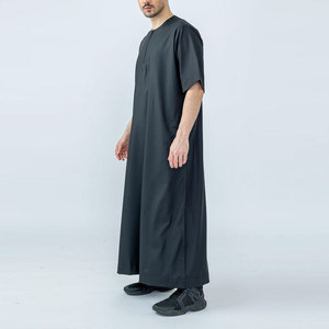 Vêtements musulmans traditionnels pour hommes, thobe brodé, vêtements thobe de couleur unie, jubba, thobe/arabie thobe personnalisé pour hommes - Product Image 4