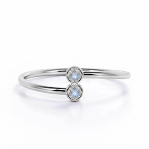 Bague de fiançailles tendance Rhaya Jewels, luxueuse et élégante, en argent sterling 925 plaqué rhodium, avec double pierre de lune sertie clos, fine et délicate - Product Image 1