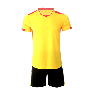 Nouvel ensemble de maillots de football sublimés pour hommes, modèle 2026, 100 % polyester, uniformes de football personnalisés à vendre - Product Image 3