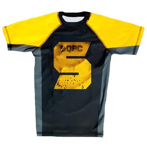 Camisetas de natación y rash guard unisex de manga corta, holgadas, recicladas, de color naranja personalizado para hombre. - Product Image 6