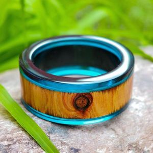 Bague en résine et bois de style moderne artisanale, produit artisanal en bambou et en bois - Product Image 6