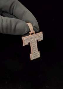 Pendentif en argent 925 avec lettres initiales personnalisées, serti de moissanite baguette VVS simulée - Product Image 5