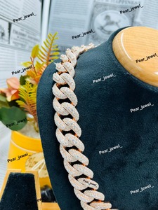 Collier en moissanite florale de luxe fabriqué en Inde, en argent 925 multicolore, pour occasions spéciales, disponible à la vente - Product Image 4