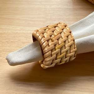 Lot d'anneaux de serviette en rotin naturel réutilisables – Accessoires de décoration de table pour mariages rustiques, dîners, banquets et repas à domicile - Product Image 1
