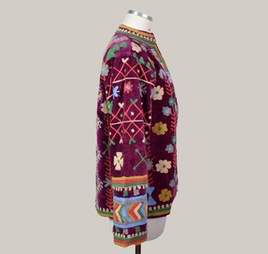 Chaqueta de terciopelo bordada color borgoña para mujer, con diseño floral, estilo bohemio, manga larga, cuello alto, ropa de abrigo para invierno - Product Image 4