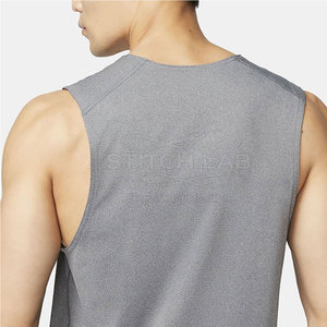 เสื้อกล้ามผู้ชายสไตล์ใหม่ ดีไซน์เนื้อผ้าเรียบเนียน เสื้อกล้ามผู้ชายแฟชั่นลำลอง สำหรับใส่ในช่วงฤดูร้อน - Product Image 4