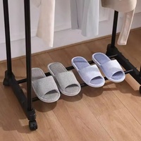 Porte-manteau moderne en métal noir avec roulettes en plastique, hauteur réglable pour chambre, salon, salle de bain, salle à manger, hôtel