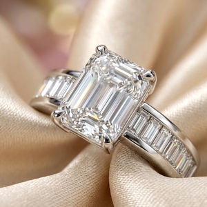 Anillo de Compromiso Minimalista de Oro Sólido de 14K para Mujer con Diamante Sintético Cultivado en Laboratorio, Corte Brillante Redondo, Certificado IGI, Moderno - Product Image 4
