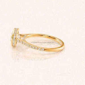 Anillo de Compromiso de Moissanita de Calidad de Exportación Exclusiva para Propuesta de Matrimonio, Aniversario y Ocasiones de Regalo Disponible al Mejor Precio - Product Image 6