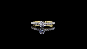 Bague solitaire en diamant de laboratoire VVS taille ronde en or 18 carats - Product Image 5