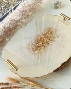 Plateau de service et de rangement personnalisé en résine époxy pour bijoux, accessoires de salle de bain et plateau tendance pour le café et le petit-déjeuner sur table - Product Image 5