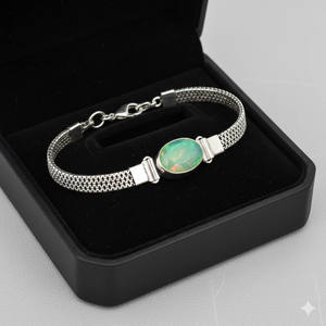 Pulsera de Cadena Bohemia Hecha a Mano con Baño de Plata 925 de Samrat Jewels para Mujer, con Ópalo Verde Ovalado Engastado en Bisel, Ajustable y Moderna - Product Image 2