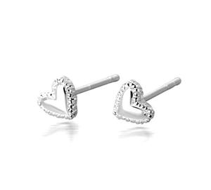 Pendientes de Corazón Minimalistas y Delicados en Plata de Ley 925 Chapados en Oro de 14K, Elegante Regalo de Joyería para Mujer - Product Image 1