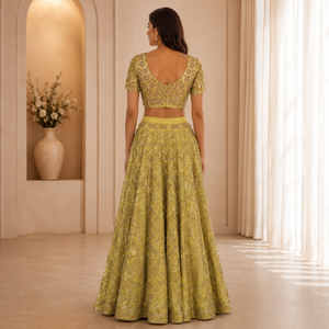 Robe de mariée vert lime à paillettes pour femmes |   Top court perlé et jupe longue évasée à col en V orné pour cérémonie de mariage et réception - Product Image 4
