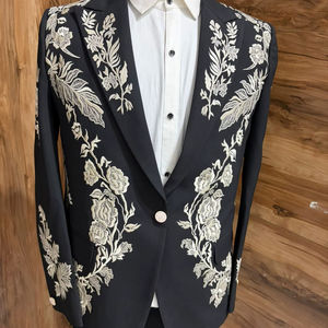 Costume de mariage noir brodé de fleurs pour homme – Blazer de créateur pour soirée et bal de promo pour le marié - Product Image 1
