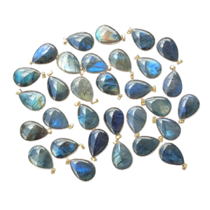 COSZCATL EXPORTS Breloques vintage certifiées en labradorite naturelle, taille poire, plaqué or rose sur argent 925, sertissage clos - Product Image 1