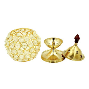 Lampe décorative de table en laiton poli et verre doré, style religieux, pour Diwali et la décoration intérieure - Product Image 3
