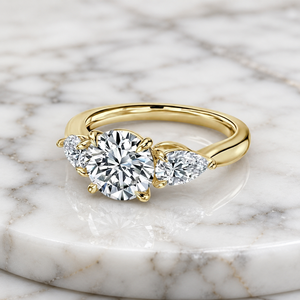 Bagues de fiançailles et de mariage personnalisées en or massif 14 carats, classiques, luxueuses et élégantes, serties de trois pierres en moissanite et diamant, pour femmes - Product Image 3