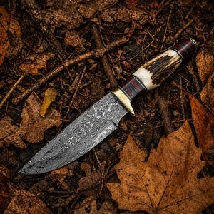 Couteau de camping Skinner en acier Damas fait main, manche en corne, étui en cuir, qualité DIY, OEM disponible, 10 pouces, pointe clip. - Product Image 1