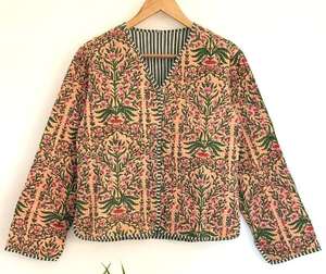 Hermosa Chaqueta Bomber Corta Acolchada Reversible Hecha a Mano 100% Algodón con Estampado Floral Color Durazno, Ecológica, para Mujer, Estilo Nuevo - Product Image 1