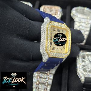นาฬิกาข้อมือผู้ชาย ICE LOOK รุ่นหรูหรา ทรงสี่เหลี่ยม ตัวเรือนทอง ประดับเพชร สายสแตนเลสและสายซิลิโคนสีน้ำเงิน ระบบอนาล็อก ควอตซ์ แสดงวันที่ ขนาด 40 มม. - Product Image 4